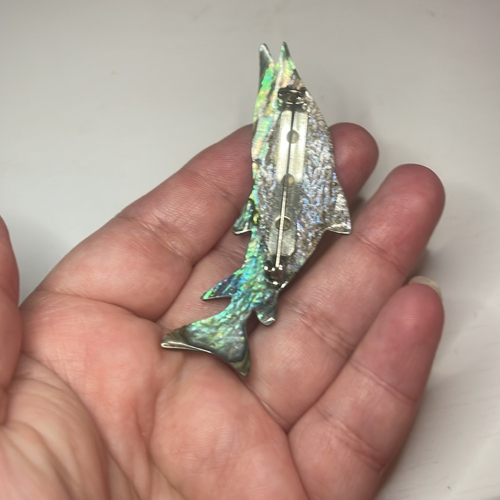Mother of pearl abalone tuna pin blue and green  2 inch - Picture 9 of 10